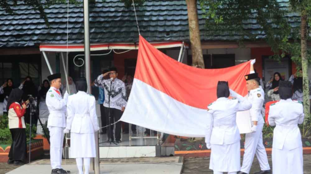 Upacara Hari Guru Nasional,SELASA 25 November 2025