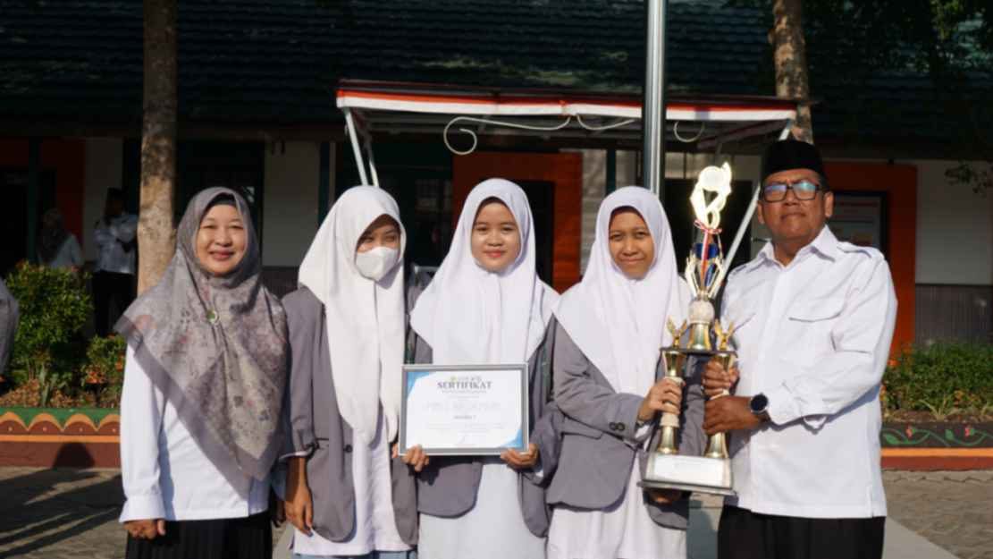 Upacara Bendera Dan Pembagian Piala, Senin 13 Oktober 2025