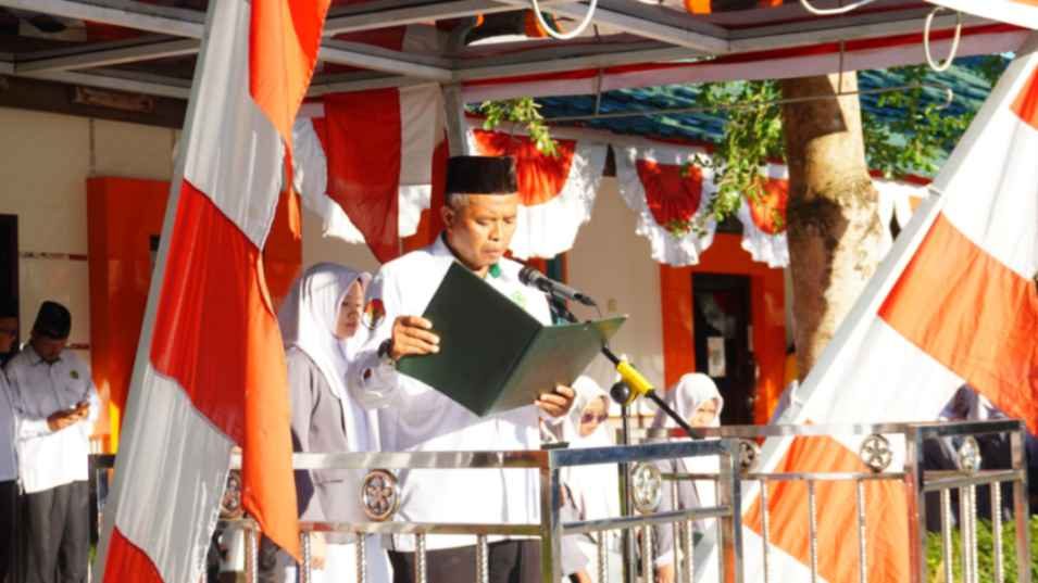 UPACARA RUTINAN HARI SENIN 22 SEPTEMBER